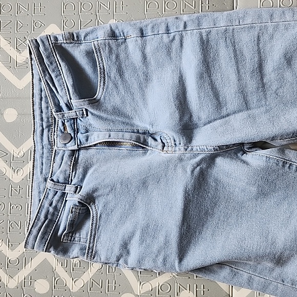 Ankle Length Jeggings - Picture 3 of 5